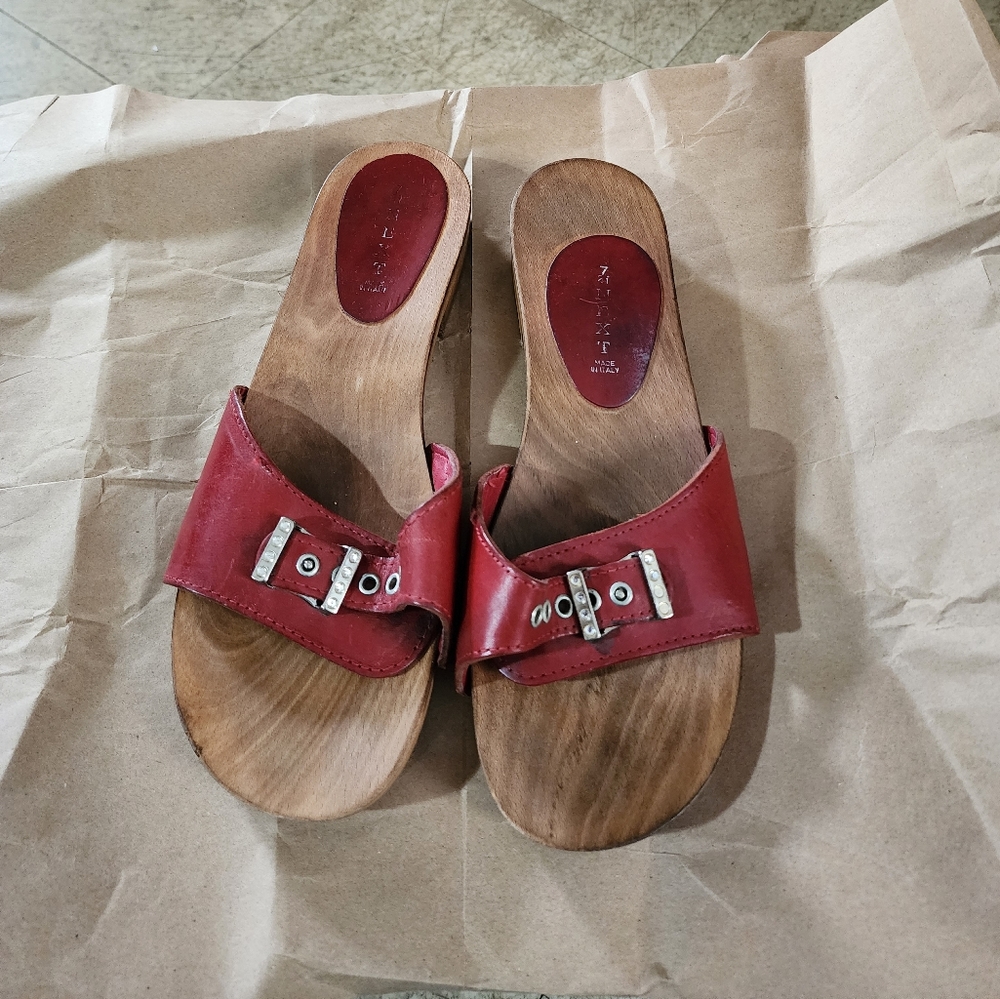 Clogs - Picture 3 of 4